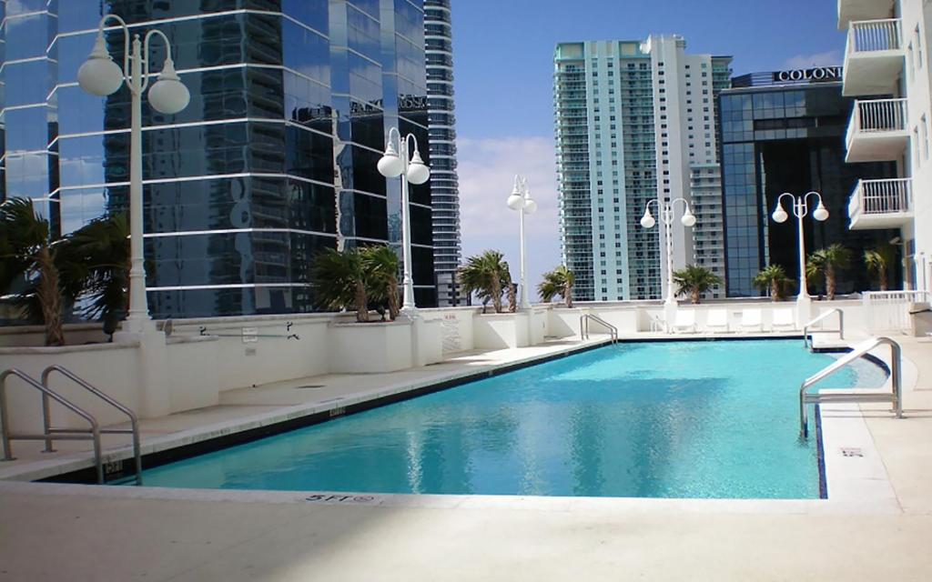 Luxury Apartment in Brickell Main image 1